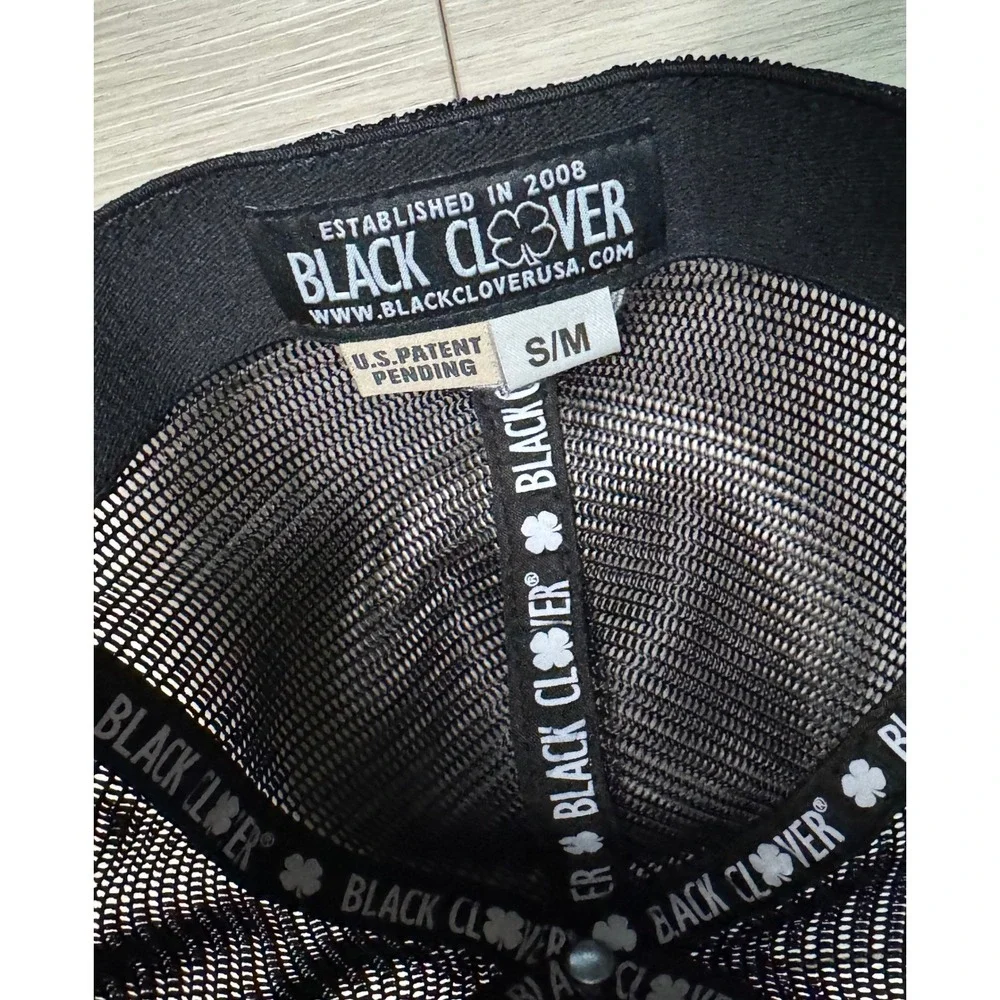 Black Clover Fitted Golf Hat Sz S/M Blackgrey
